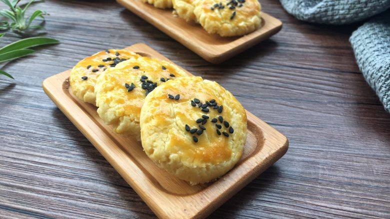 Peanut and sesame shortbread