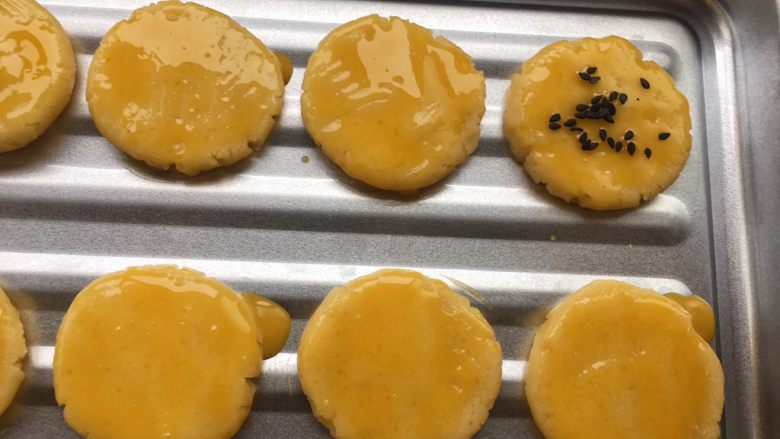 Peanut and sesame shortbread