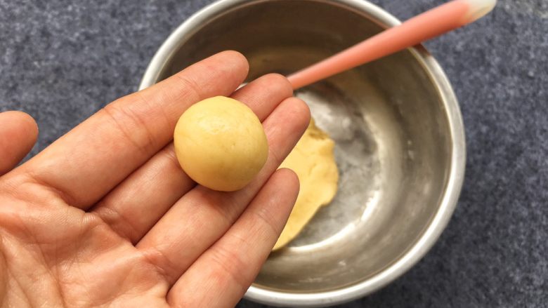 Peanut and sesame shortbread