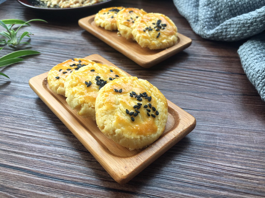 Peanut sesame shortbread