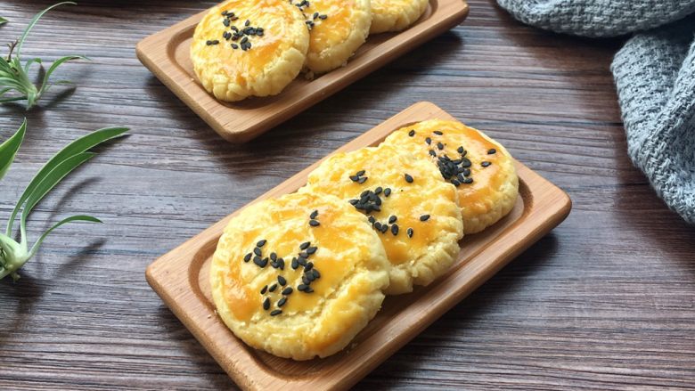 Peanut and sesame shortbread