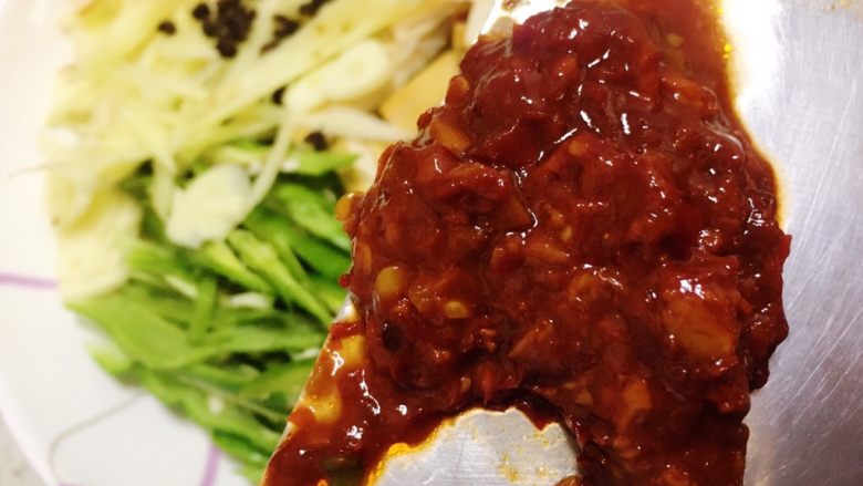 Spicy dried tofu and fried shredded pork