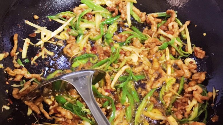 Spicy dried tofu and fried shredded pork