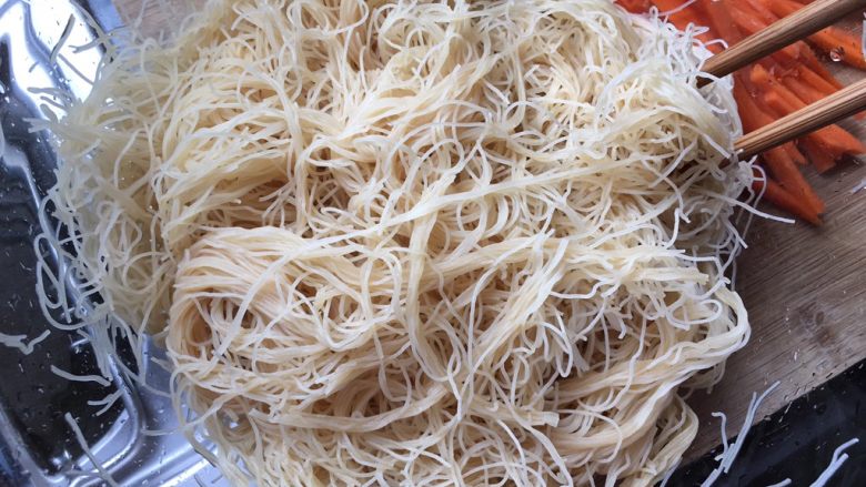 Dried fried noodles