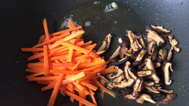 Dried fried noodles