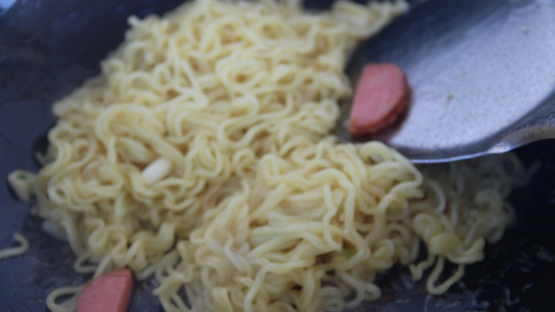 fried egg and instant noodles