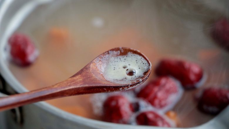 Pumpkin, red dates and millet porridge (health)