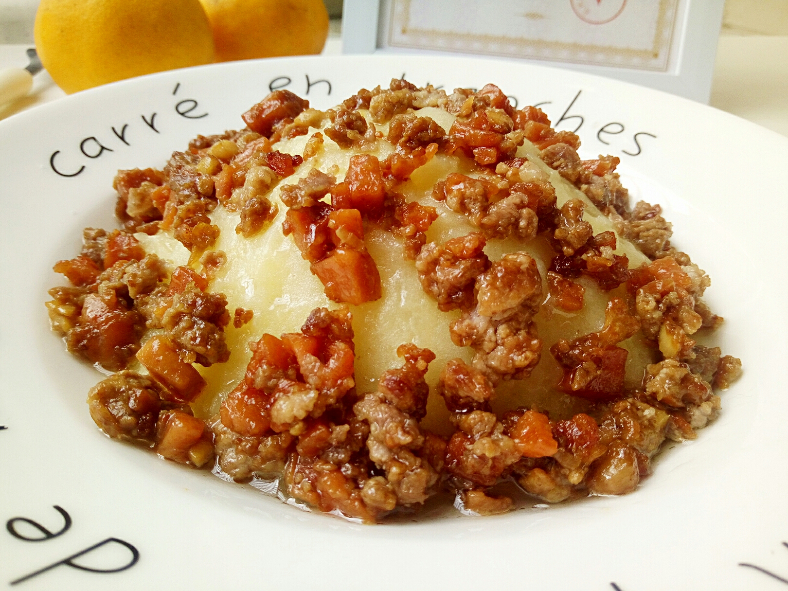 Round potatoes + minced ham and diced mashed potatoes