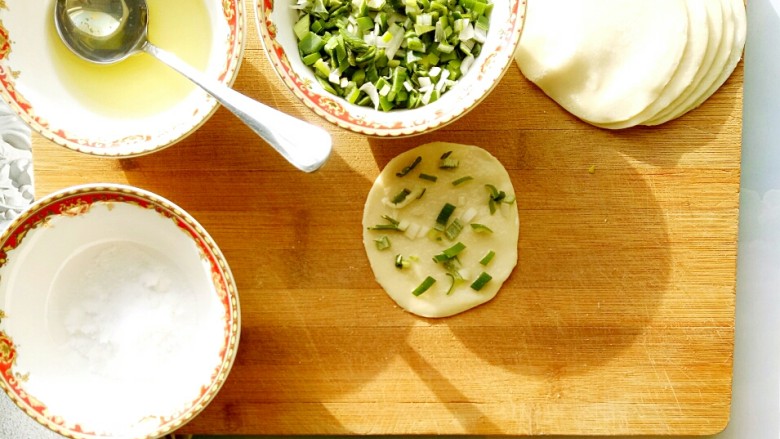 Crispy Dumpling Skin Scallion Pancake