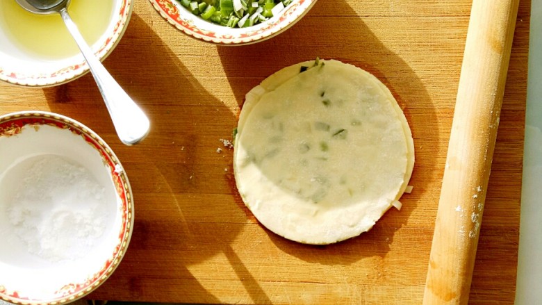 Crispy Dumpling Skin Scallion Pancake