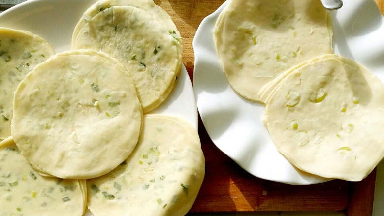 Crispy Dumpling Skin Scallion Pancake