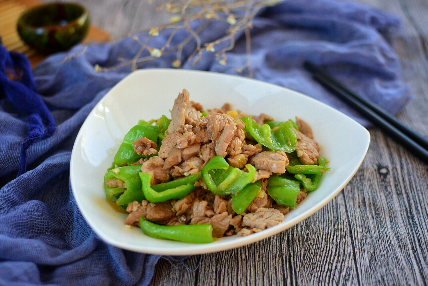 Fried Pork Slices with Chili Pepper