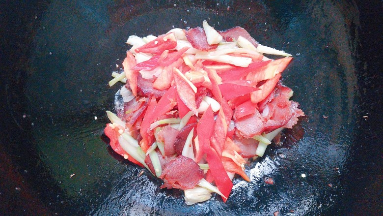 Double pepper and wild rice stir-fried bacon