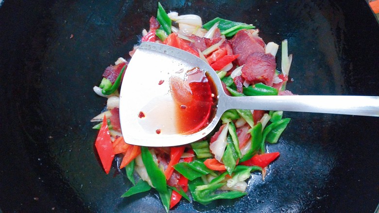 Double pepper and wild rice stir-fried bacon