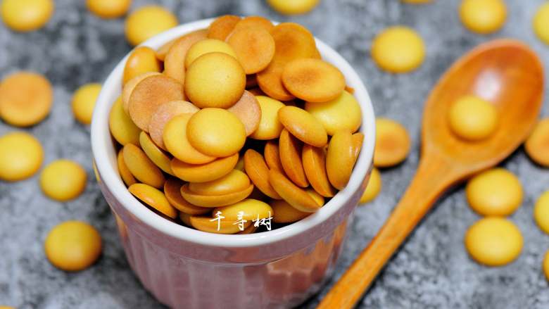 Fragrant egg milk golden beans