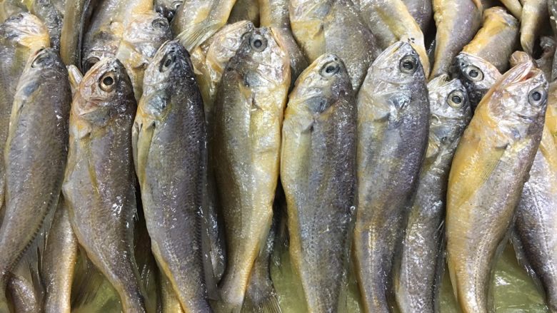 Dishes to go with wine, braised small yellow croaker