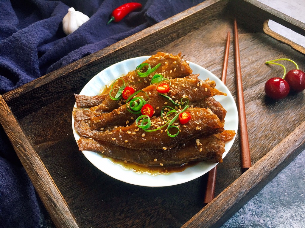 Side dishes to go with wine Braised small yellow croaker