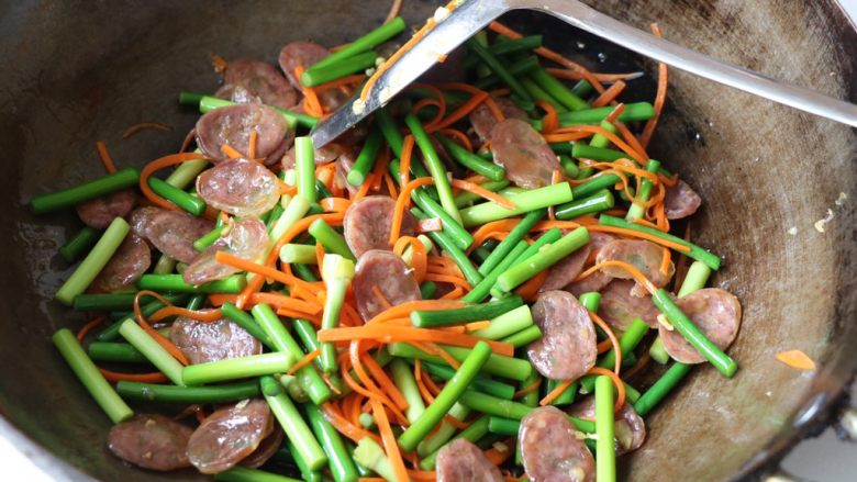 Stir-fried sausage with garlic moss