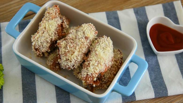 Microwave oven-roasted chicken wings—a simple and easy-to-learn snack with zero failure