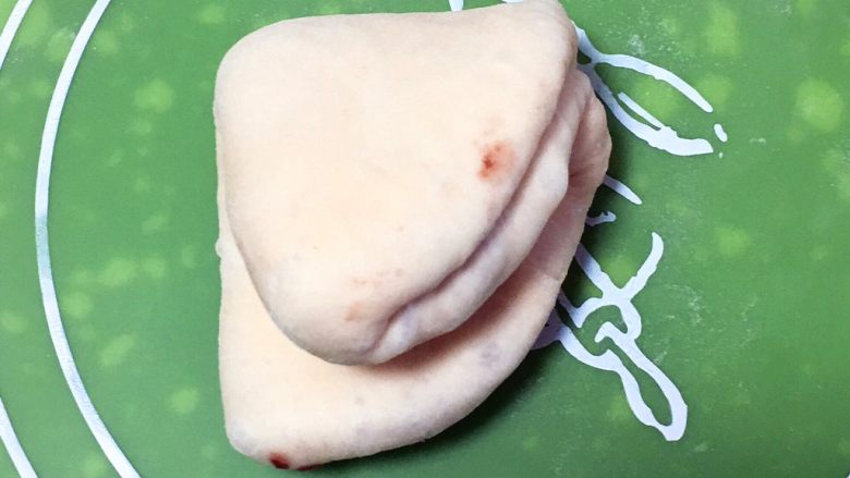 Red bean heart-shaped bread