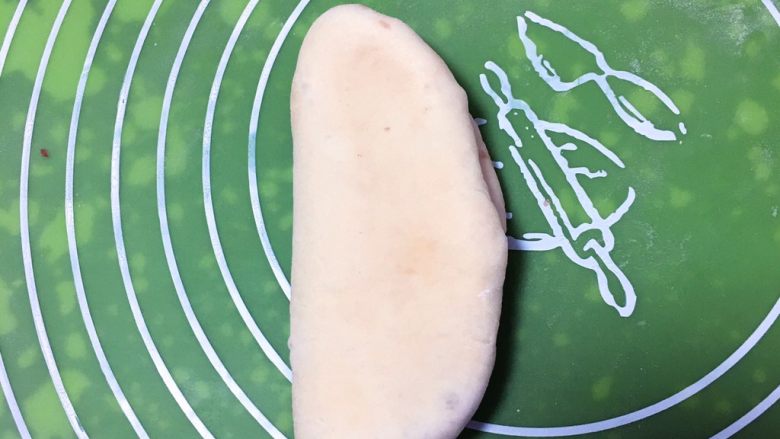 Red bean heart-shaped bread