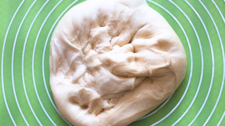 Red bean heart-shaped bread