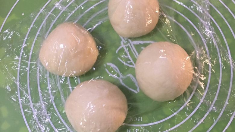 Red bean heart-shaped bread