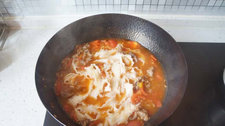 Tomato fat beef noodles