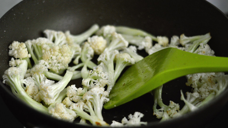 Dry Stir-fried Cauliflower