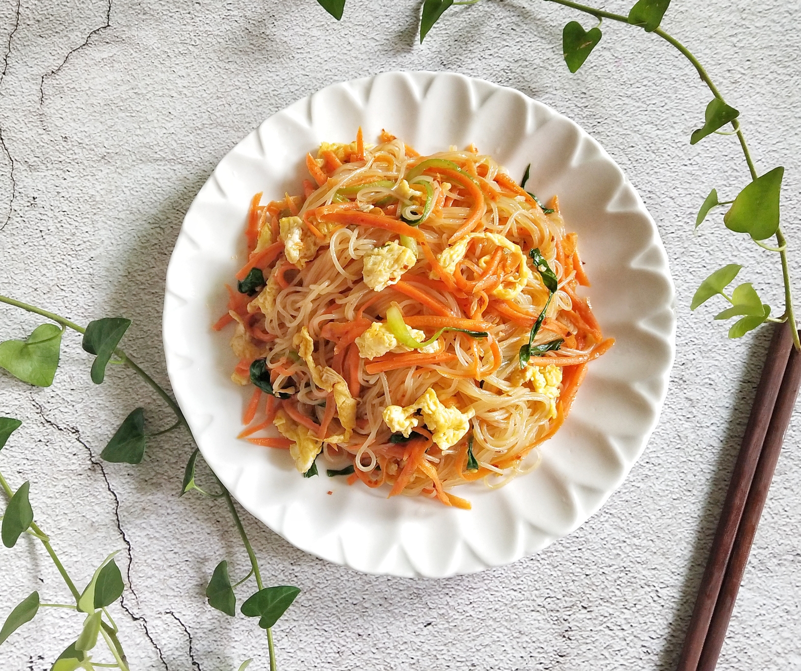 Fried vermicelli with egg