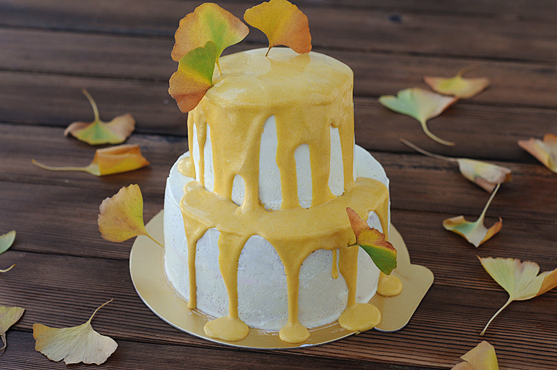 golden autumn cake