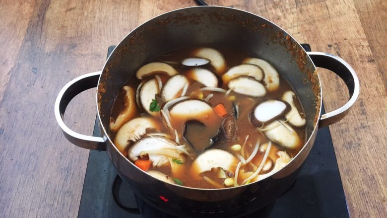 Shiwei Seafood (White Clam) Tofu and Miso Soup