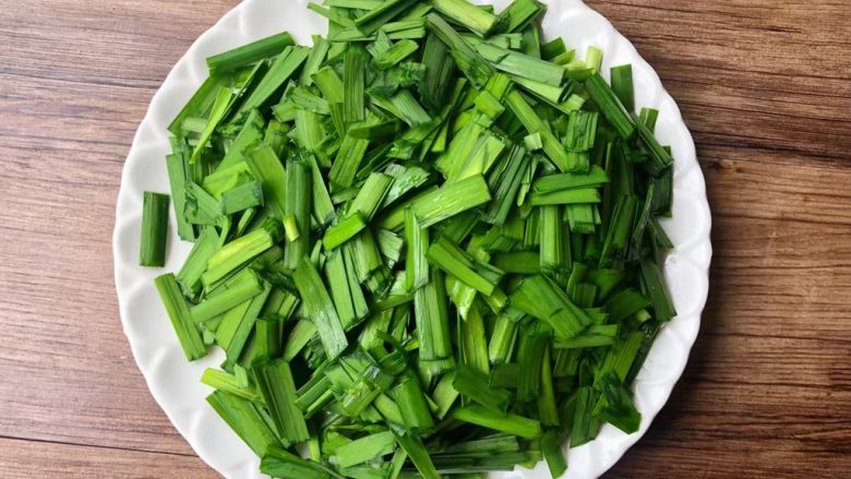 Bean sprouts and fried leeks