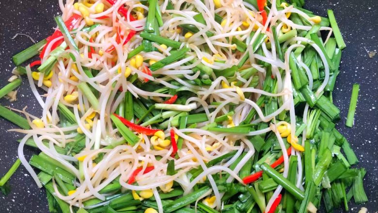 Bean sprouts and fried leeks