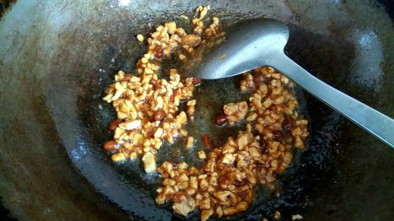 Roasted cabbage with minced meat vermicelli