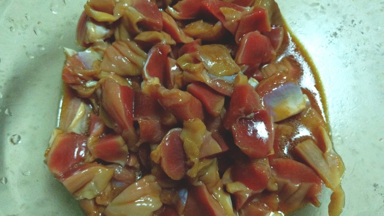 Stir-fried chicken gizzards with sansho pepper and cumin