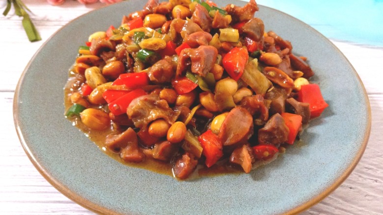 Stir-fried chicken gizzards with sansho pepper and cumin