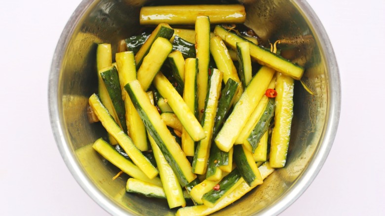 Low-fat, crispy and appetizing pickled cucumber strips