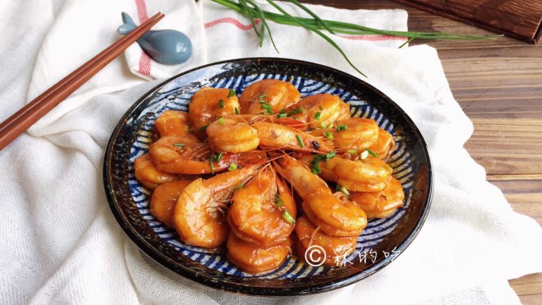 Sour and sour prawns with tomato sauce