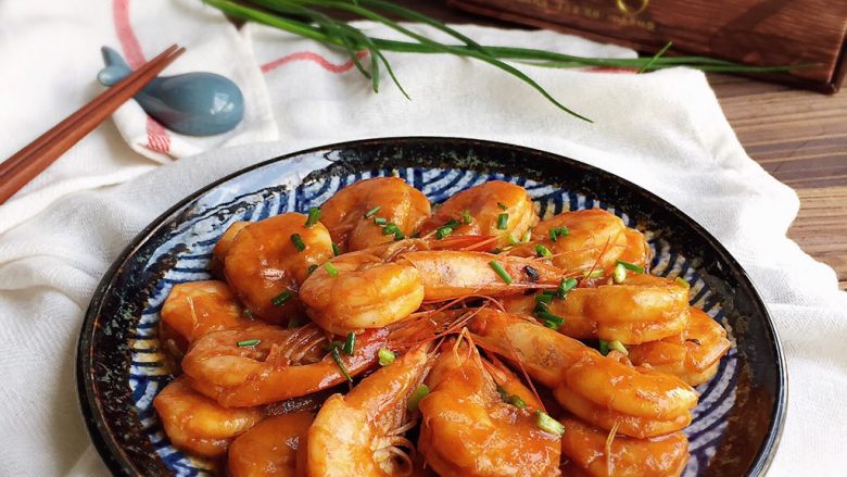 Sweet and sour prawns with tomato sauce