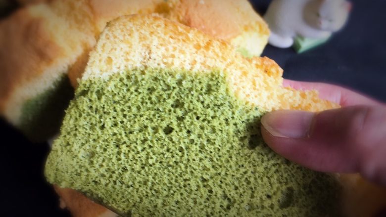 Corn Flour Matcha Two-Color Cake