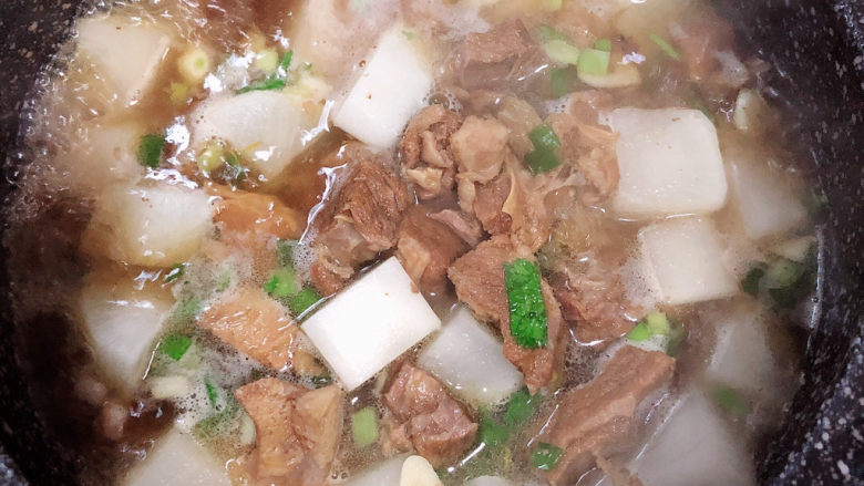 Radish and beef brisket pot