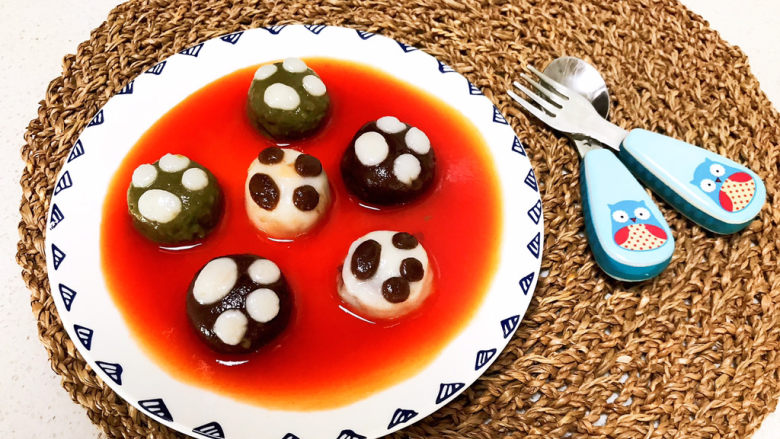 Winter Solstice Food Three-flavor Cat Claw Rice Balls with Tomato Sauce