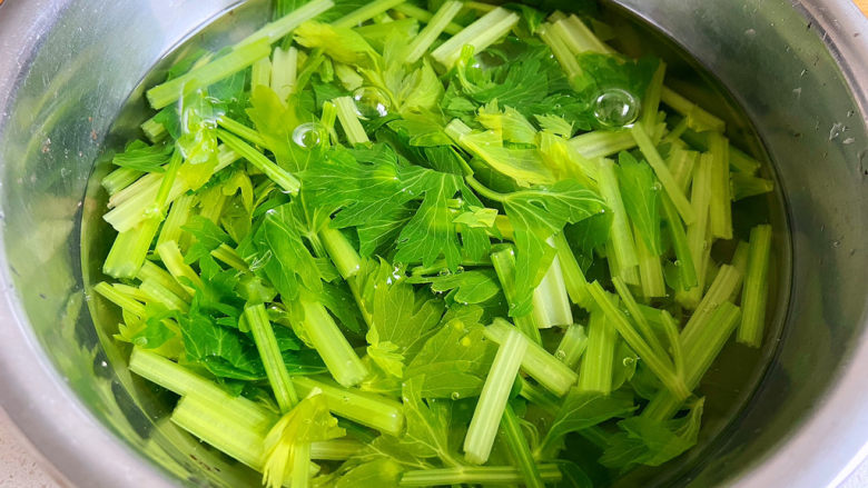 Celery mixed with yuba