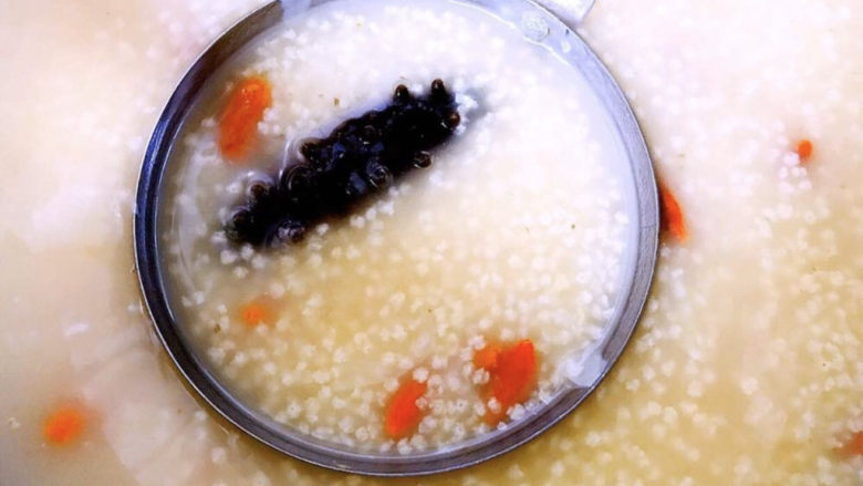 Millet and sea cucumber porridge