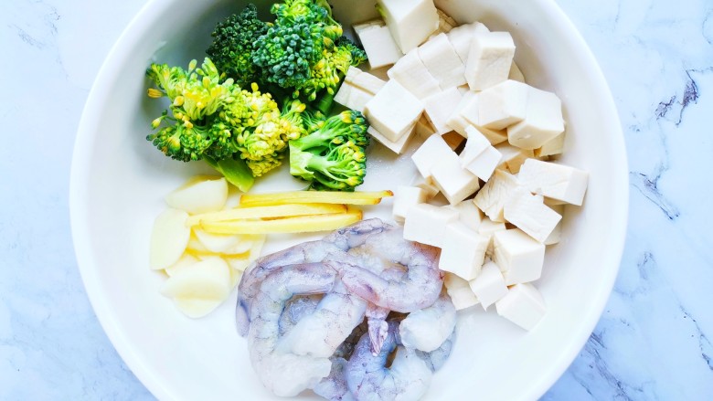 Broccoli, Shrimp and Tofu Soup