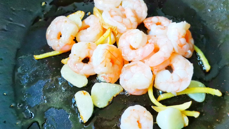 Broccoli, Shrimp and Tofu Soup