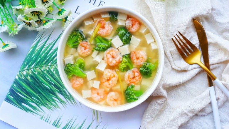 Broccoli, Shrimp and Tofu Soup