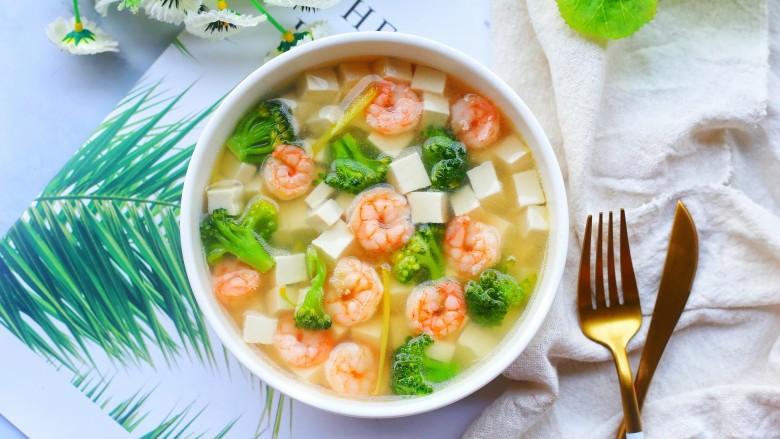 Broccoli, Shrimp and Tofu Soup