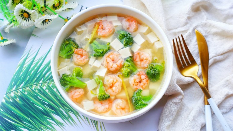 Broccoli, Shrimp and Tofu Soup